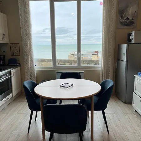 Bagatelle Vue Mer, A 2mn A Pied De La Et Du Centre アパート