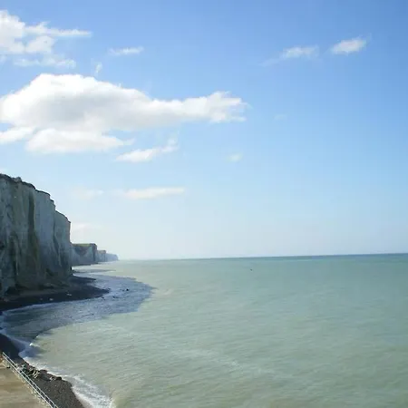 Bagatelle Vue Mer, A 2mn A Pied De La Et Du Centre Apartment *