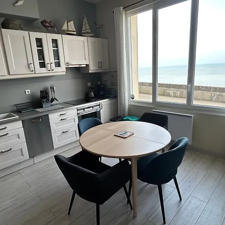 Apartment Bagatelle Vue Mer, A 2mn A Pied De La Et Du Centre Ault